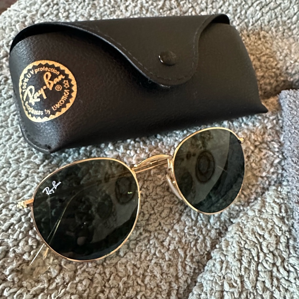 Ray-Ban round flat Gold Frame Sunglasses